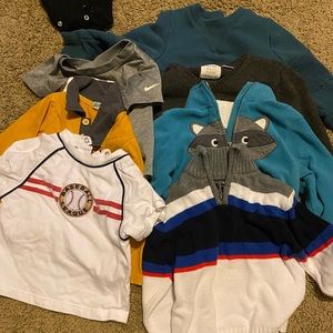 Large batch 30 pieces of baby boy clothes Size 18 months.